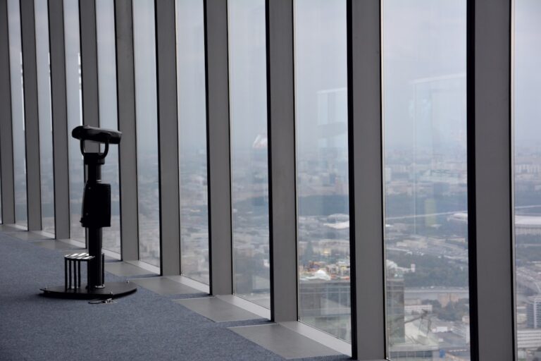 Janela De Vidro Preto E Branco b3UB4atub6U